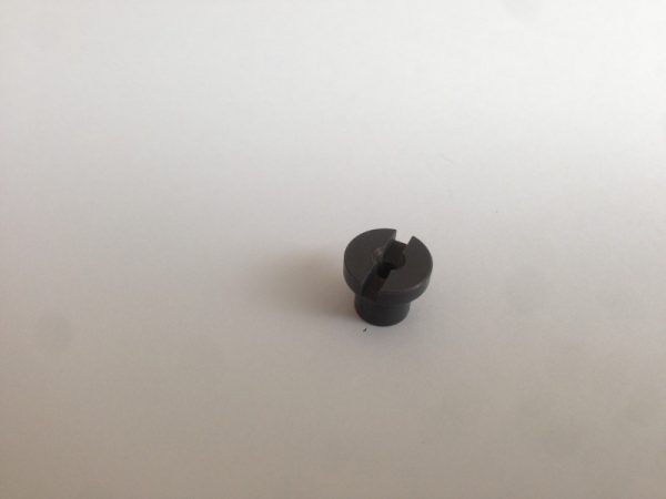Mounting flange for bearing POM piston head