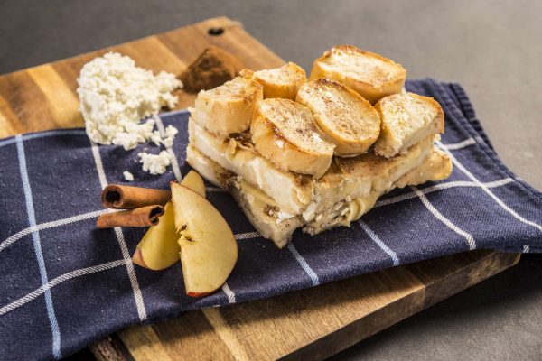 AM MRE Czech Apple Pie and Cinnamon (250 g) AM MRE Czech Apple Pie and Cinnamon (250 g)