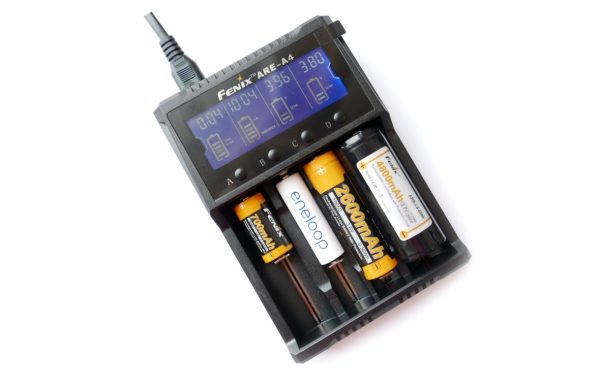 FENIX ARE-A4 Charger (Li-ion, NiMH) - Black FENIX ARE-A4 Charger (Li-ion, NiMH) - Black
