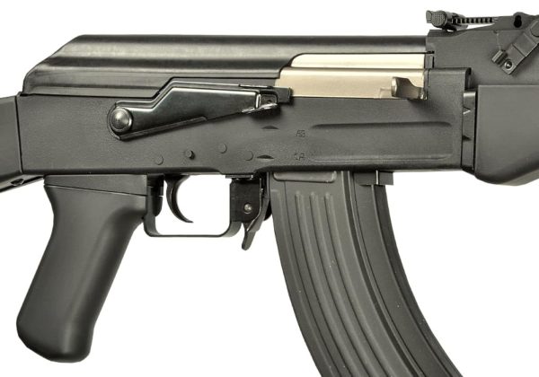 CM47 Black