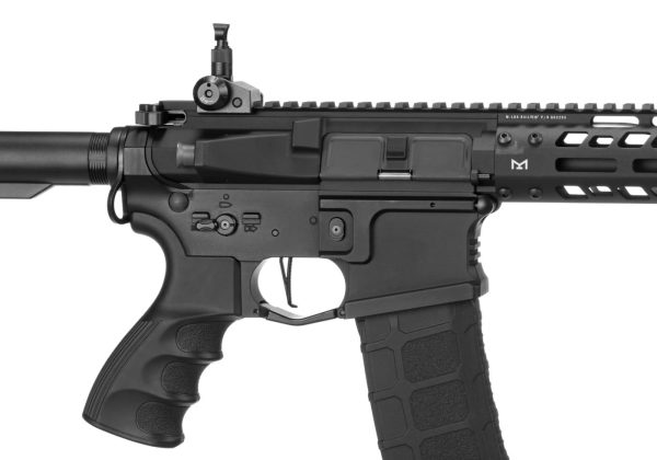 TR16 MBR 556WH Black